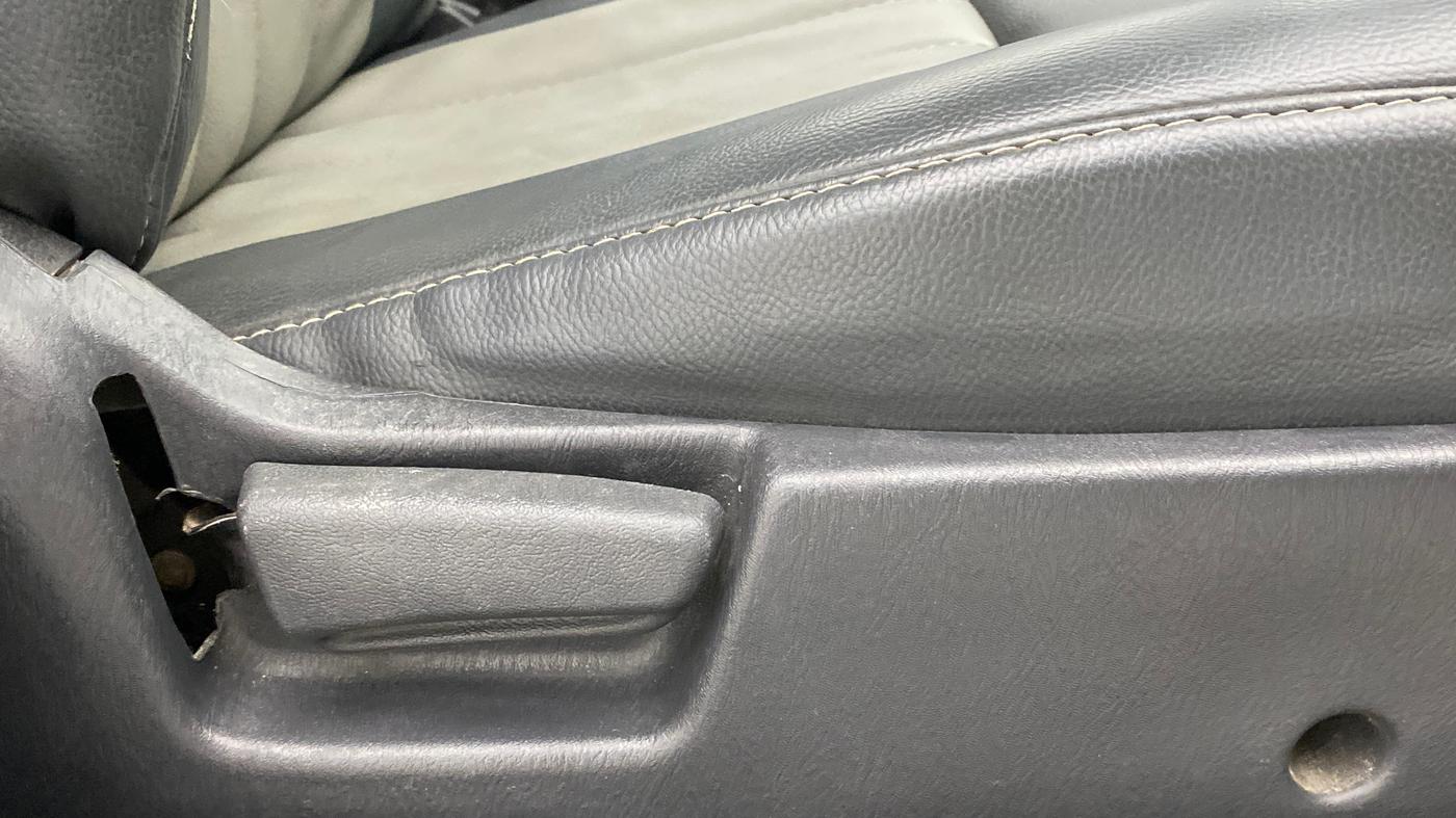 2018 Maruti Alto K10 VXI (O), Petrol, Manual, 32,278 km, Driver Side Adjustment Panel