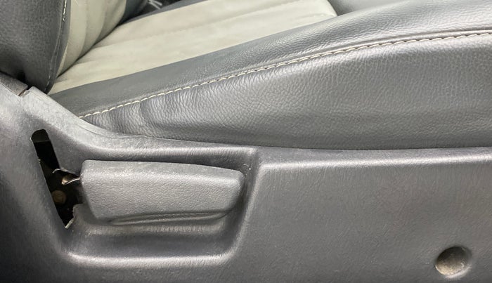 2018 Maruti Alto K10 VXI (O), Petrol, Manual, 32,278 km, Driver Side Adjustment Panel