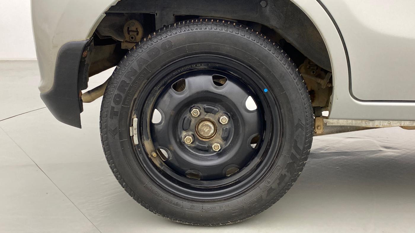 2018 Maruti Alto K10 VXI (O), Petrol, Manual, 32,278 km, Right Rear Wheel