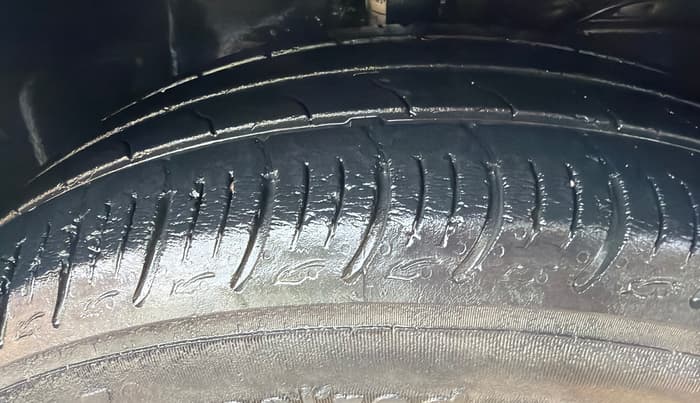 2019 Maruti Baleno DELTA PETROL 1.2, Petrol, Manual, 45,327 km, Right Front Tyre Tread