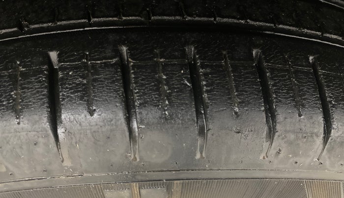 2022 Skoda KUSHAQ ACTIVE 1.0L TSI MT, Petrol, Manual, 18,842 km, Left Front Tyre Tread