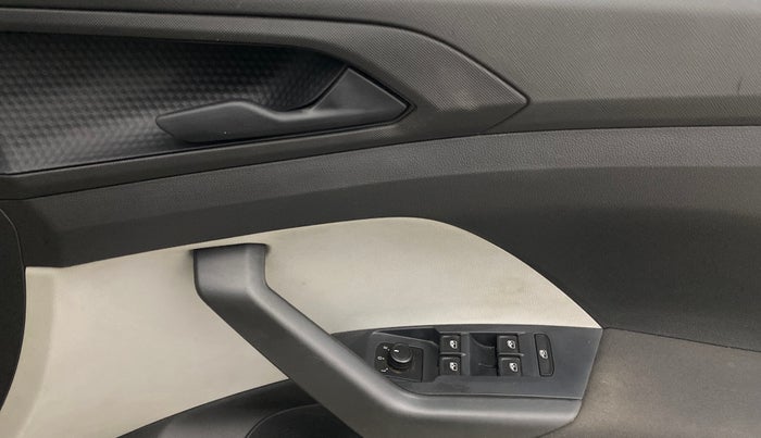 2022 Skoda KUSHAQ ACTIVE 1.0L TSI MT, Petrol, Manual, 18,842 km, Driver Side Door Panels Control