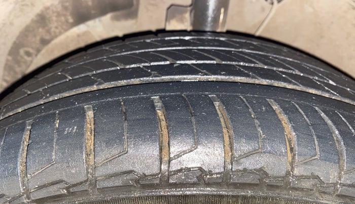 2021 Maruti Baleno ZETA PETROL 1.2, Petrol, Manual, 91,729 km, Left Front Tyre Tread