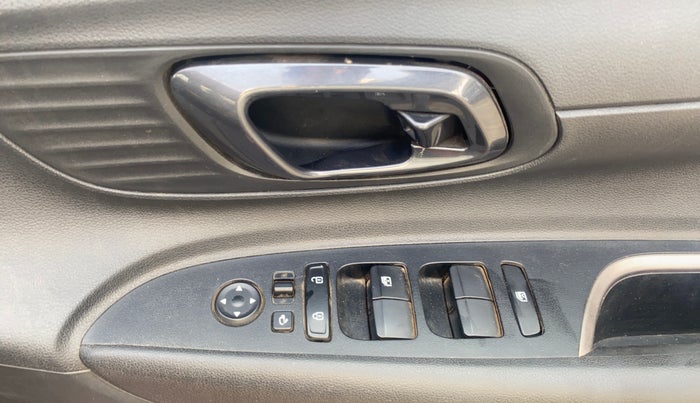 2021 Hyundai NEW I20 ASTA 1.2 MT, Petrol, Manual, 47,863 km, Driver Side Door Panels Control