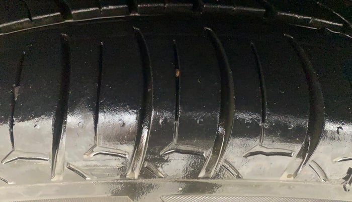 2021 Hyundai NEW I20 ASTA 1.2 MT, Petrol, Manual, 47,863 km, Left Front Tyre Tread