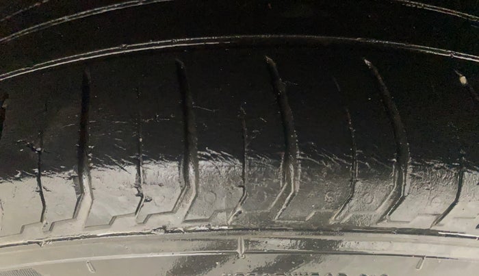 2021 Hyundai NEW I20 ASTA 1.2 MT, Petrol, Manual, 47,863 km, Left Rear Tyre Tread