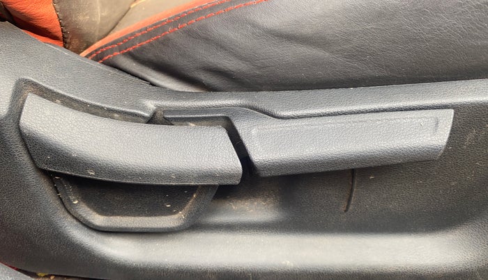 2021 Hyundai NEW I20 ASTA 1.2 MT, Petrol, Manual, 47,863 km, Driver Side Adjustment Panel