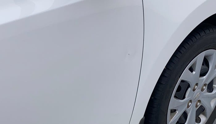 2016 Hyundai Grand i10 MAGNA 1.2 KAPPA VTVT, Petrol, Manual, 17,790 km, Driver-side door - Slightly dented