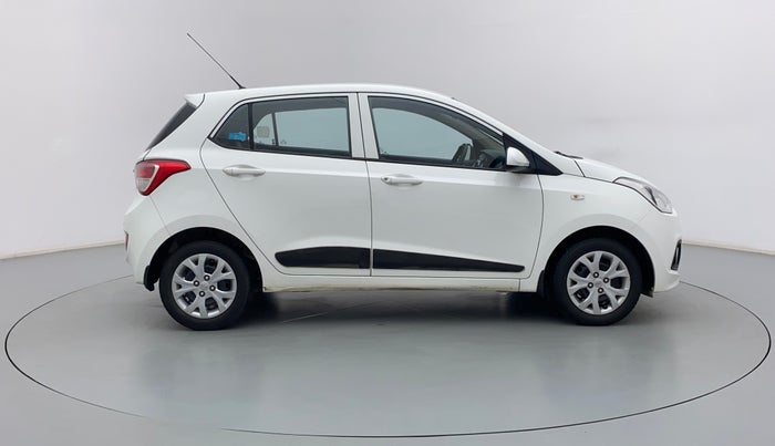 2016 Hyundai Grand i10 MAGNA 1.2 KAPPA VTVT, Petrol, Manual, 17,790 km, Right Side View