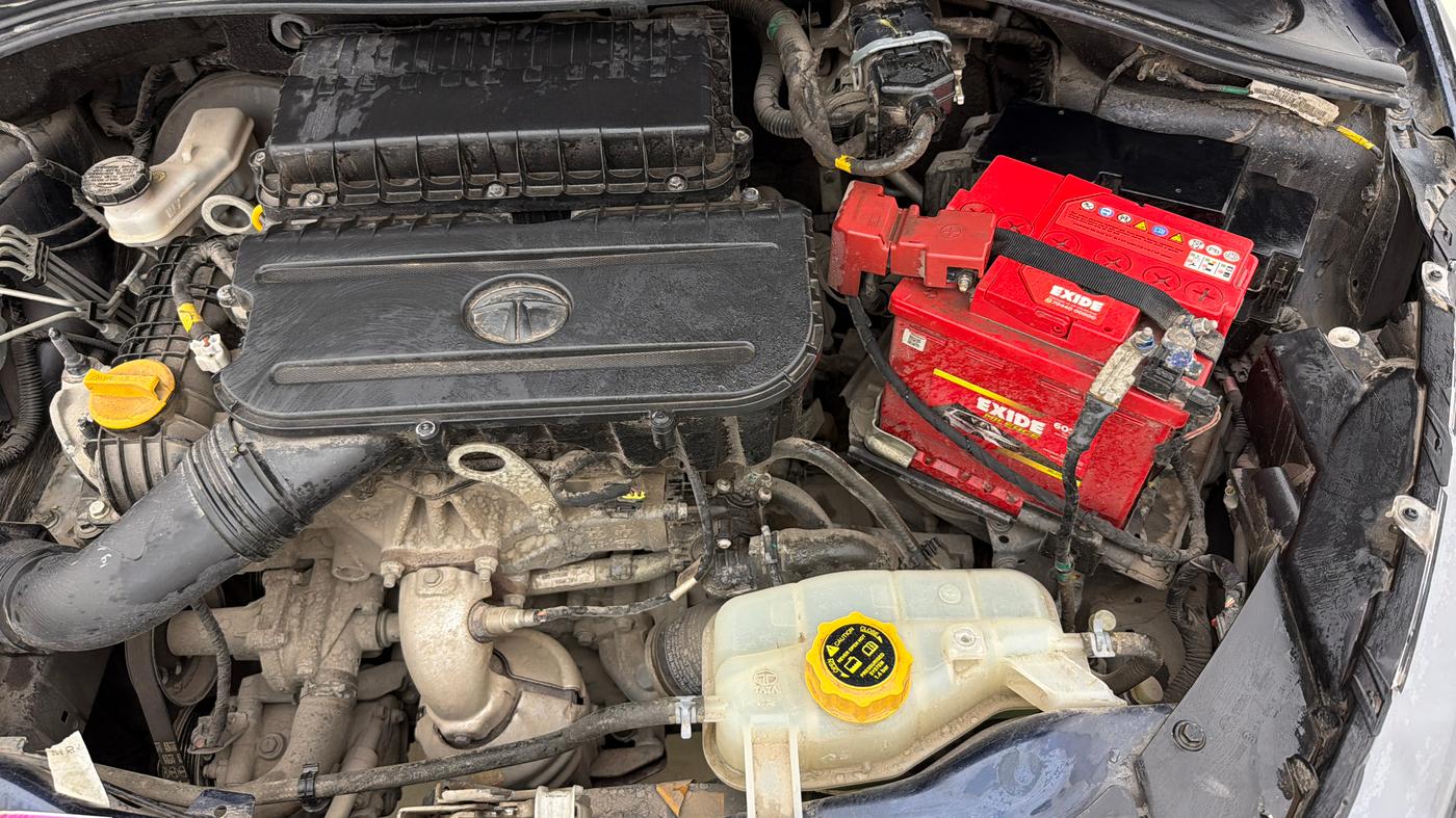 2023 Tata Tiago XT PETROL, Petrol, Manual, 5,884 km, Engine View - Left