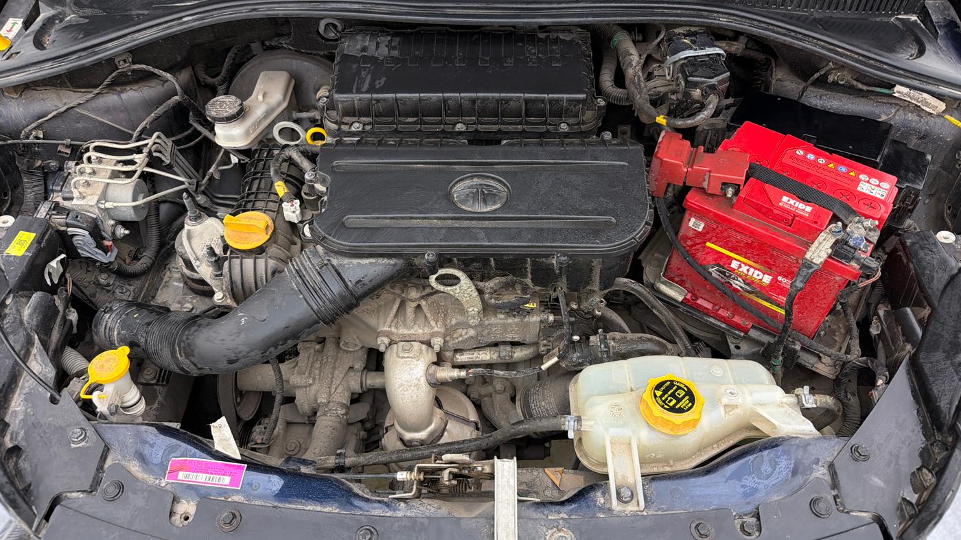 2023 Tata Tiago XT PETROL, Petrol, Manual, 5,884 km, Engine View