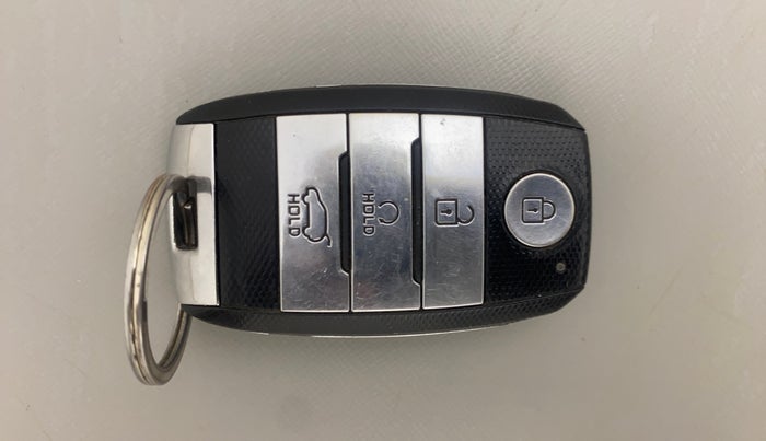 2021 KIA SONET HTX 1.0 IMT, Petrol, Manual, 31,988 km, Key Close Up