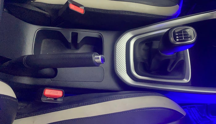 2021 KIA SONET HTX 1.0 IMT, Petrol, Manual, 31,988 km, Gear Lever