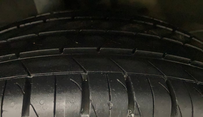 2021 KIA SONET HTX 1.0 IMT, Petrol, Manual, 31,988 km, Right Rear Tyre Tread