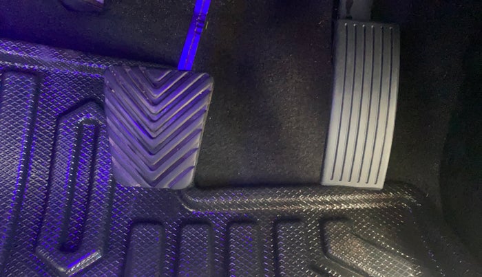 2021 KIA SONET HTX 1.0 IMT, Petrol, Manual, 31,988 km, Pedals