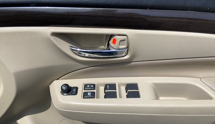 2017 Maruti Ciaz ALPHA 1.4 PETROL, Petrol, Manual, 68,225 km, Driver Side Door Panels Control