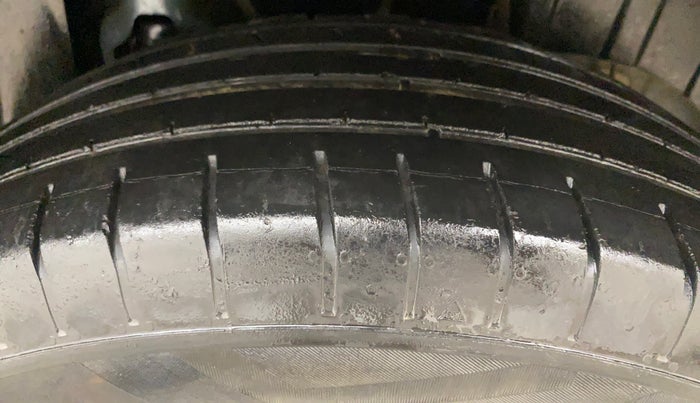 2019 Mahindra XUV300 W6 1.2 PETROL, Petrol, Manual, 58,725 km, Left Rear Tyre Tread