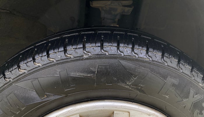 2016 Renault Kwid RXT 0.8, Petrol, Manual, 76,709 km, Right Front Tyre Tread