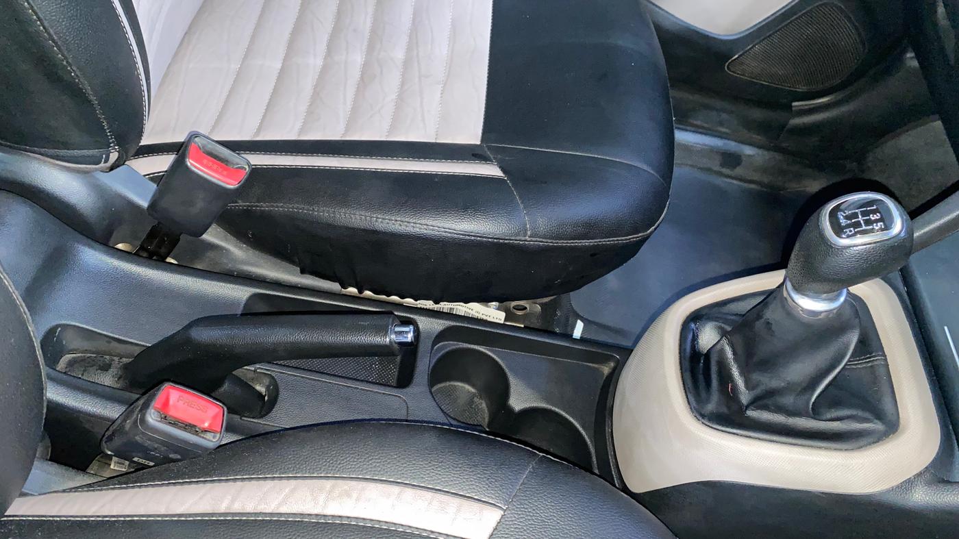 2016 Hyundai Xcent S 1.2, Petrol, Manual, 69,413 km, Gear Lever