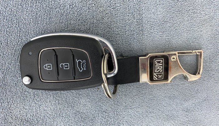 2021 Hyundai VENUE S MT 1.2 KAPPA, Petrol, Manual, 6,179 km, Key Close Up