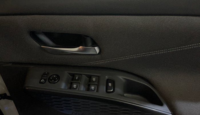 2025 Nissan MAGNITE N-Connecta B4D 1.0 Petrol AMT, Petrol, Automatic, 9,435 km, Driver Side Door Panels Control