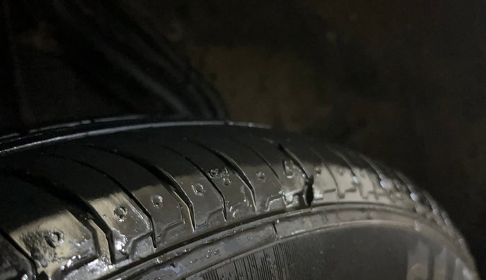 2025 Nissan MAGNITE N-Connecta B4D 1.0 Petrol AMT, Petrol, Automatic, 9,435 km, Right Rear Tyre Tread