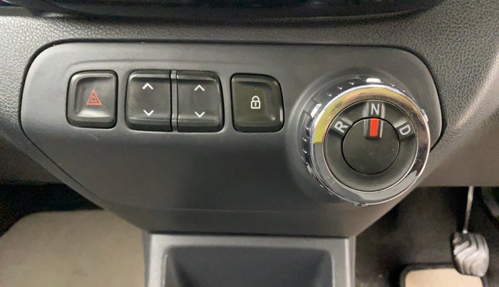 2016 Renault Kwid RXL 1.0 AMT, Petrol, Automatic, 23,707 km, Gear Lever