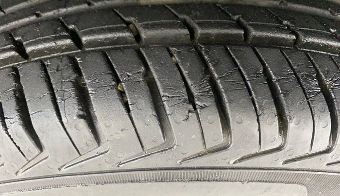 2016 Renault Kwid RXL 1.0 AMT, Petrol, Automatic, 23,707 km, Left Front Tyre Tread