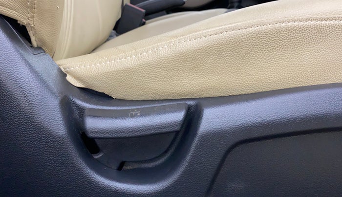 2019 Hyundai Elite i20 MAGNA PLUS 1.2, Petrol, Manual, 36,005 km, Driver Side Adjustment Panel