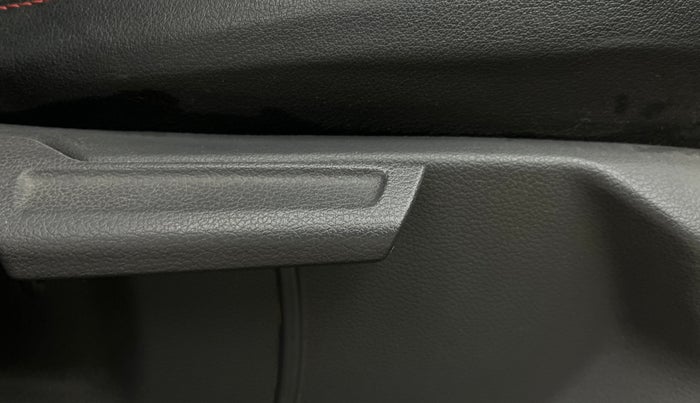 2022 Hyundai AURA S 1.2 CNG, CNG, Manual, 77,572 km, Driver Side Adjustment Panel