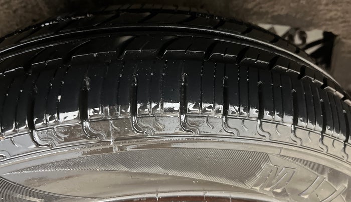 2022 Hyundai AURA S 1.2 CNG, CNG, Manual, 77,572 km, Right Rear Tyre Tread