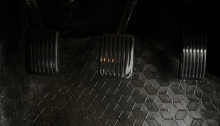 2022 Hyundai AURA S 1.2 CNG, CNG, Manual, 77,572 km, Pedals