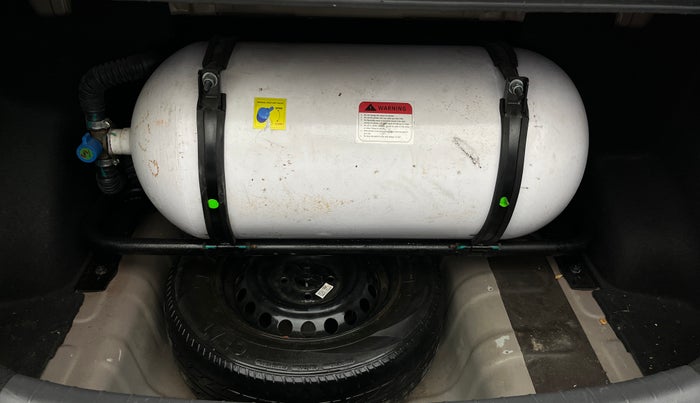 2022 Hyundai AURA S 1.2 CNG, CNG, Manual, 77,572 km, Boot Inside