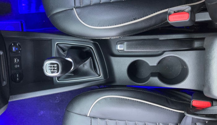 2019 Hyundai Elite i20 ASTA 1.2 (O), Petrol, Manual, 71,944 km, Gear Lever