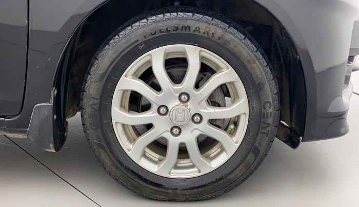 2014 Honda Amaze 1.2L I-VTEC VX AT, Petrol, Automatic, 75,230 km, Right Front Wheel