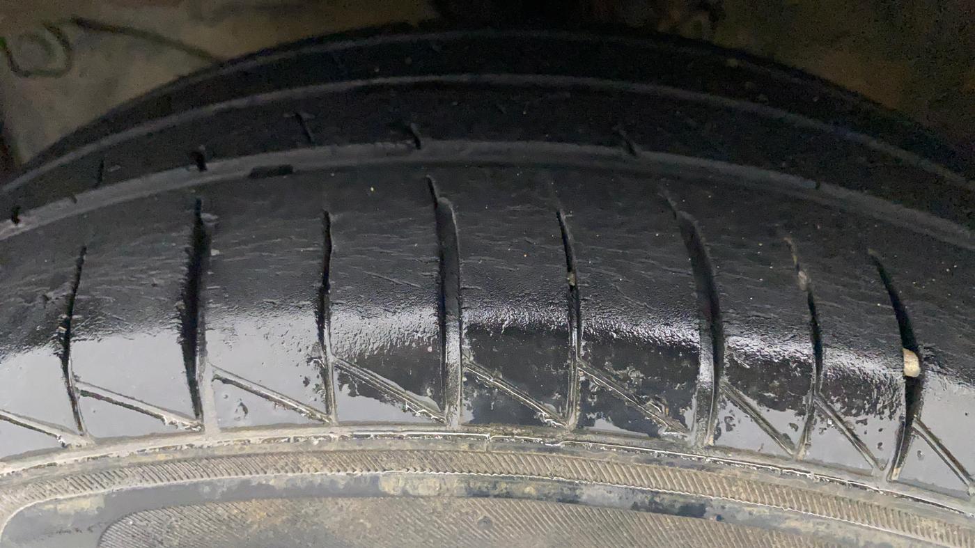 2014 Honda Amaze 1.2L I-VTEC VX AT, Petrol, Automatic, 75,230 km, Left Front Tyre Tread