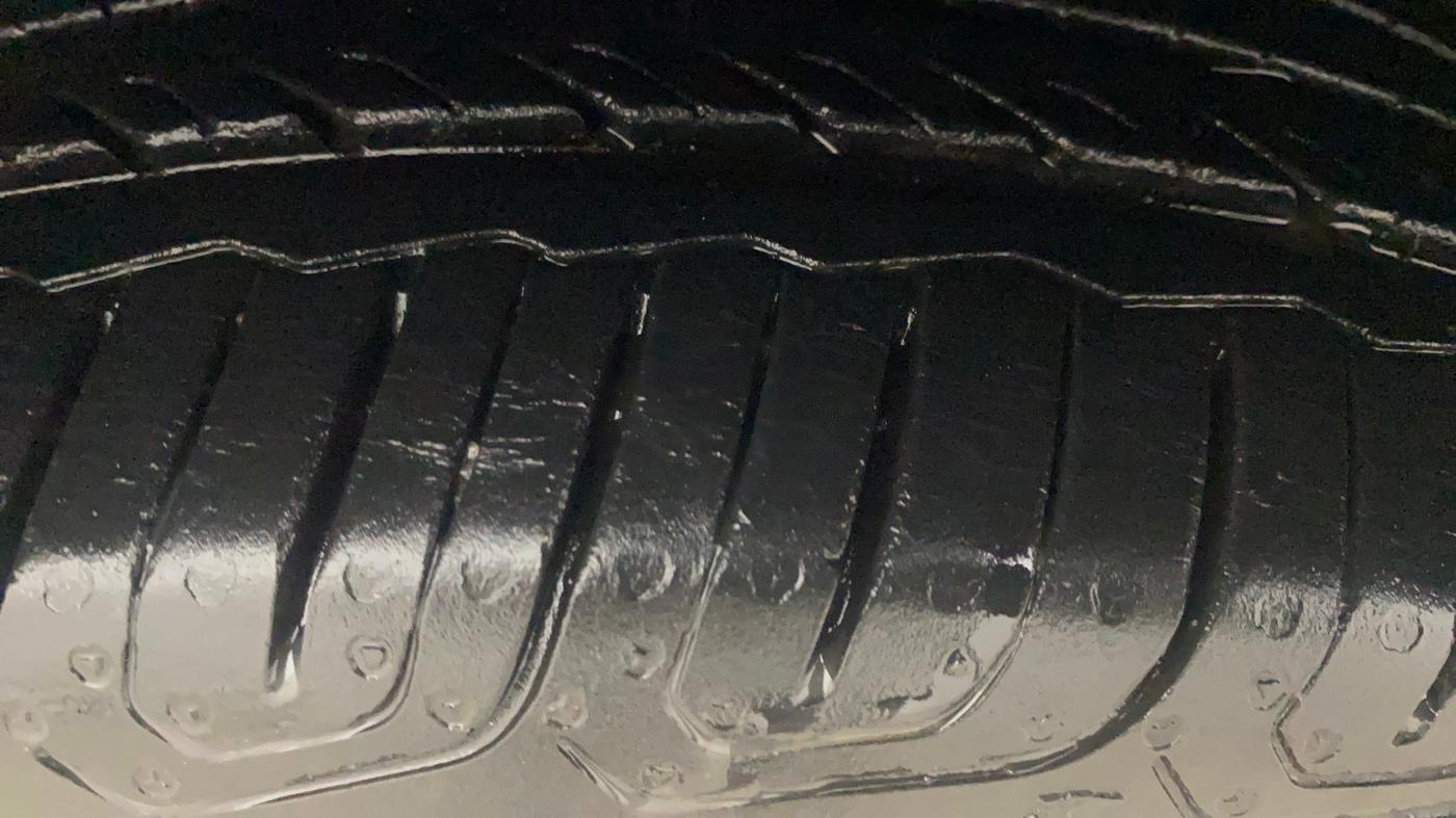 2022 Skoda SLAVIA STYLE 1.0L TSI AT, Petrol, Automatic, 17,626 km, Right Front Tyre Tread