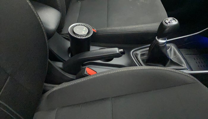 2020 Hyundai NEW I20 ASTA (O) 1.2 MT, Petrol, Manual, 20,854 km, Gear Lever