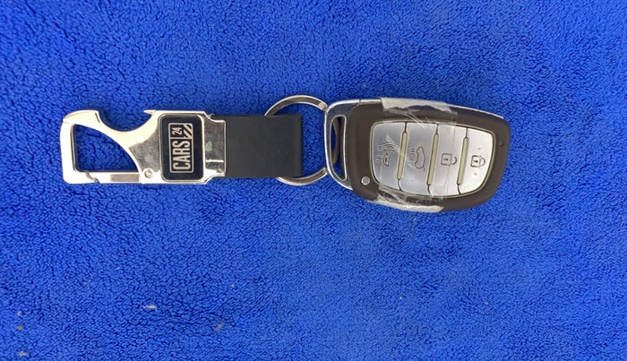 2020 Hyundai NEW I20 ASTA (O) 1.2 MT, Petrol, Manual, 20,854 km, Key Close Up