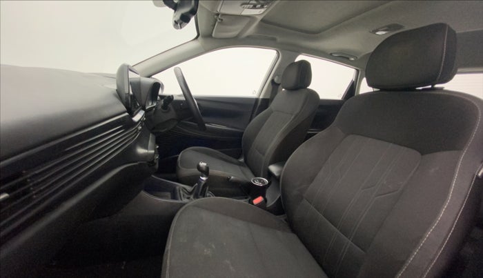 2020 Hyundai NEW I20 ASTA (O) 1.2 MT, Petrol, Manual, 20,854 km, Right Side Front Door Cabin