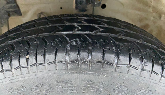 2013 Maruti Swift Dzire VXI, Petrol, Manual, 32,587 km, Left Front Tyre Tread
