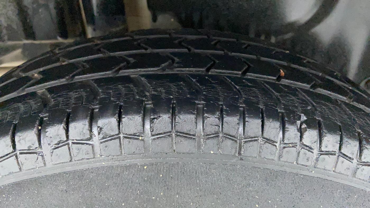 2013 Maruti Swift Dzire VXI, Petrol, Manual, 32,587 km, Right Rear Tyre Tread