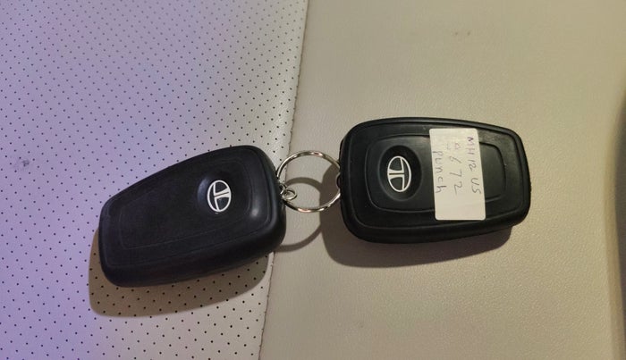 2022 Tata PUNCH  ACCOMPLISHED AMT CAMO EDITION, CNG, Automatic, 51,218 km, Key Close Up