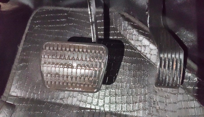 2022 Tata PUNCH  ACCOMPLISHED AMT CAMO EDITION, CNG, Automatic, 51,218 km, Pedals