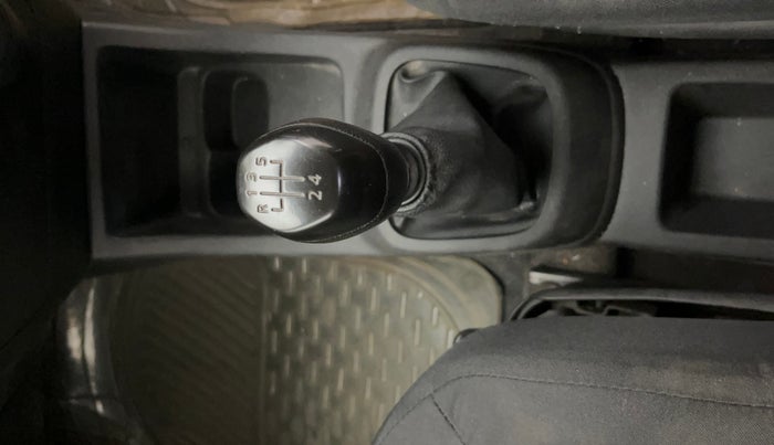 2017 Renault Kwid RXT 1.0, Petrol, Manual, 1,03,756 km, Gear Lever