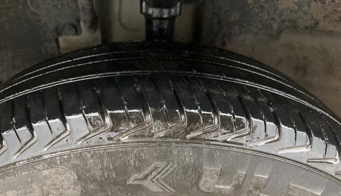 2017 Renault Kwid RXT 1.0, Petrol, Manual, 1,03,756 km, Left Front Tyre Tread