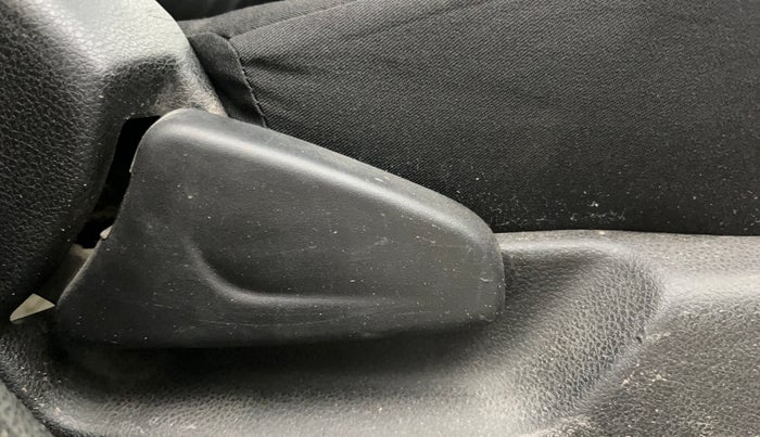 2017 Renault Kwid RXT 1.0, Petrol, Manual, 1,03,756 km, Driver Side Adjustment Panel