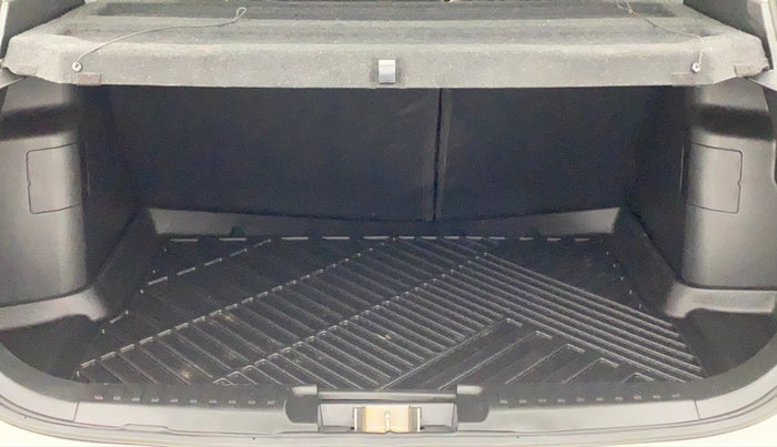 2020 Maruti Vitara Brezza ZXI +, Petrol, Manual, 14,424 km, Boot Inside