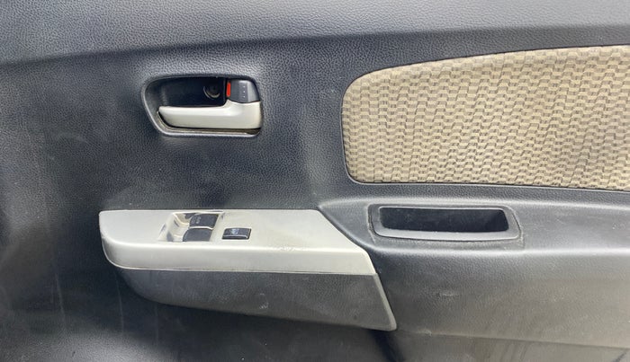 2014 Maruti Wagon R 1.0 LXI, Petrol, Manual, 77,060 km, Driver Side Door Panels Control