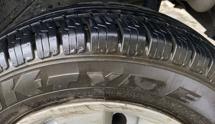 2014 Maruti Wagon R 1.0 LXI, Petrol, Manual, 77,060 km, Left Rear Tyre Tread